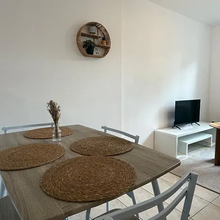 Bel Proche Du Chateau * Sedan
